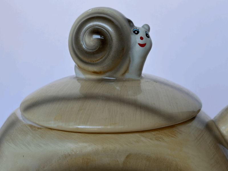 Detail deksel Siaki slakken theepot⁠