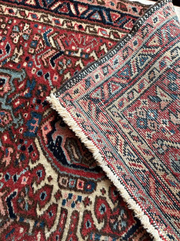 Vintage handgeknoopt tapijt – 85 × 64 cm