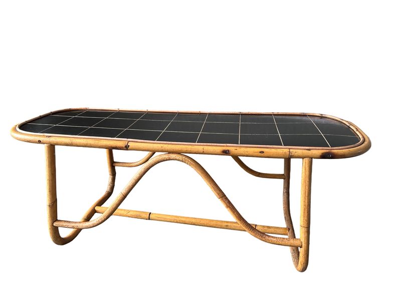 Vintage bamboe salontafel met zwart kunststof blad