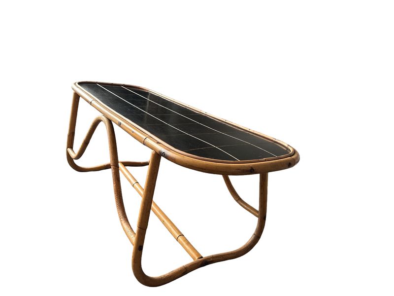 Vintage bamboe salontafel met zwart kunststof blad