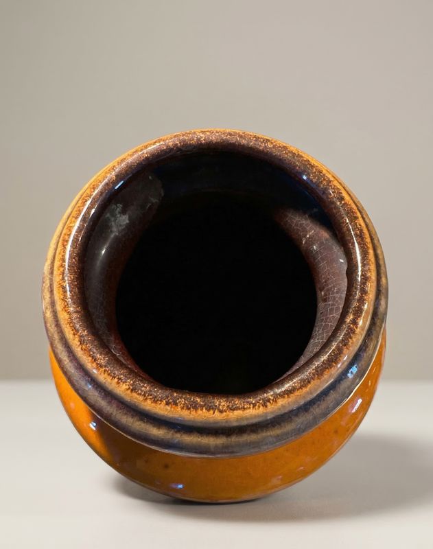 West German Pottery vaas 517-30 – okergeel en bruin lava glazuur – vintage keramiek jaren 60/70