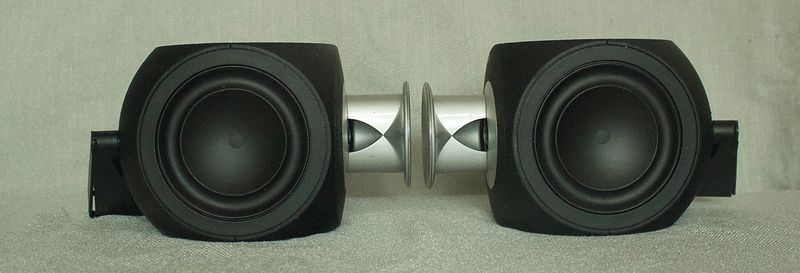 Bang en Olufsen BeoLab 3 zwarte actieve luidsprekers set van 2 met muurbeugels