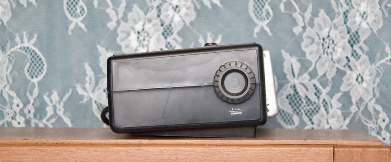 Audio Sonic CL129 zijaanzicht met dimbaar licht knop