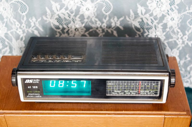  Close-up van FM/MW-radio schaal Audio Sonic CL129
