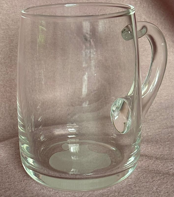Zeldzame vintage Apple bierpul met geëtst logo op bodem