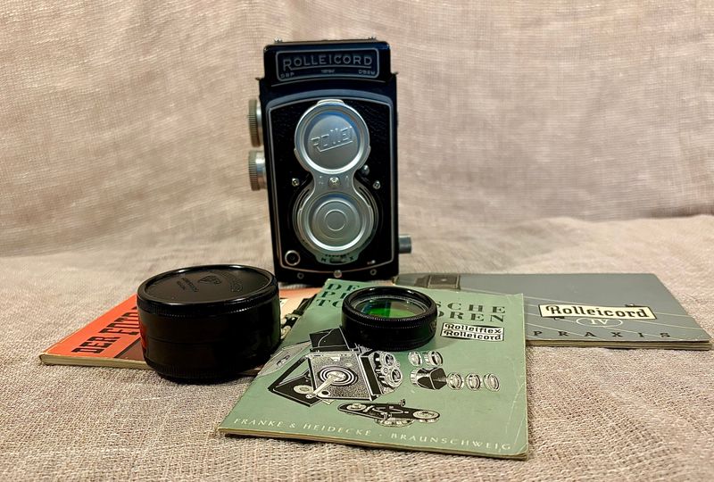 Rolleicord IV (Model K3D) TLR, Schneider-Kreuznach Xenar 75mm f/3.5. Complete set