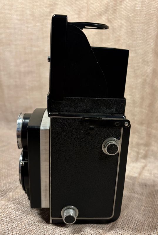 Rolleicord IV (Model K3D) TLR, Schneider-Kreuznach Xenar 75mm f/3.5. Complete set