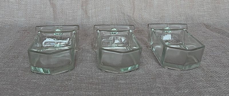 Vintage houten kruidenkast met glazen gruttersbakken (o.a. Poncet & Cubex)