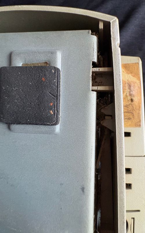Apple Power Macintosh G3 Desktop, 1997  Verkocht als project, niet als werkende computer.
