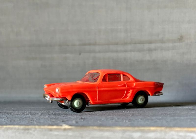 Norev Micro-Miniatures 1:86, Renault Floride in oranjerood