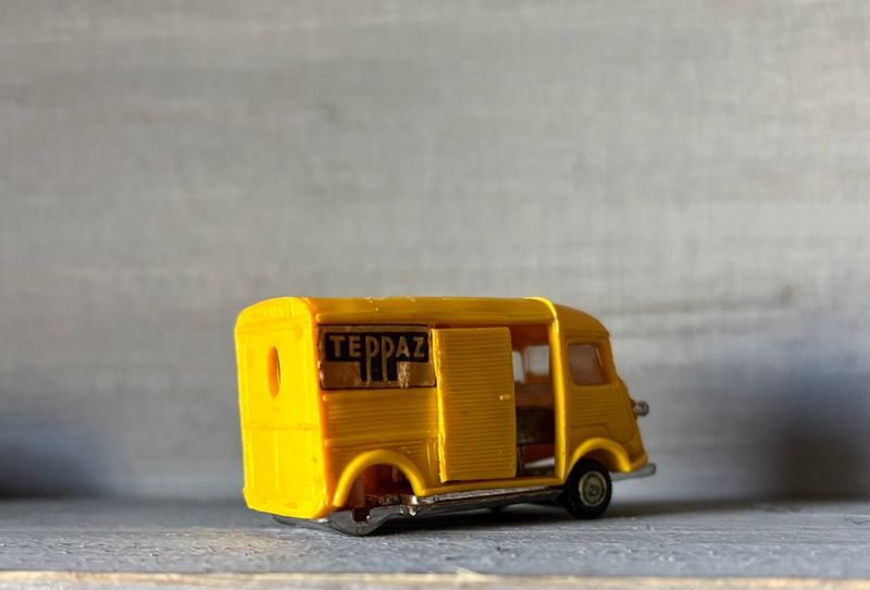 Norev Micro-Miniatures 1:86, geopende schuifdeur van de Citroën type H