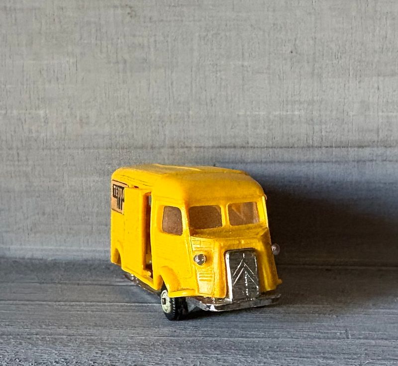 Norev Micro-Miniatures 1:86, Citroën type H met Teppaz-opdruk