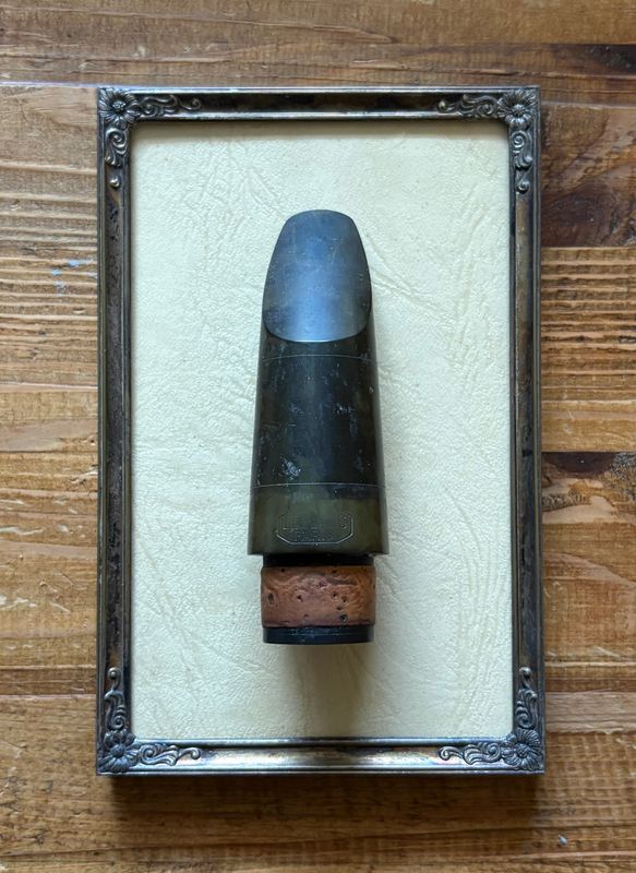 Klarinetset Leblanc en Buffet Crampon, Leblanc Paris mondstuk 4L met achtkantig merkstempel