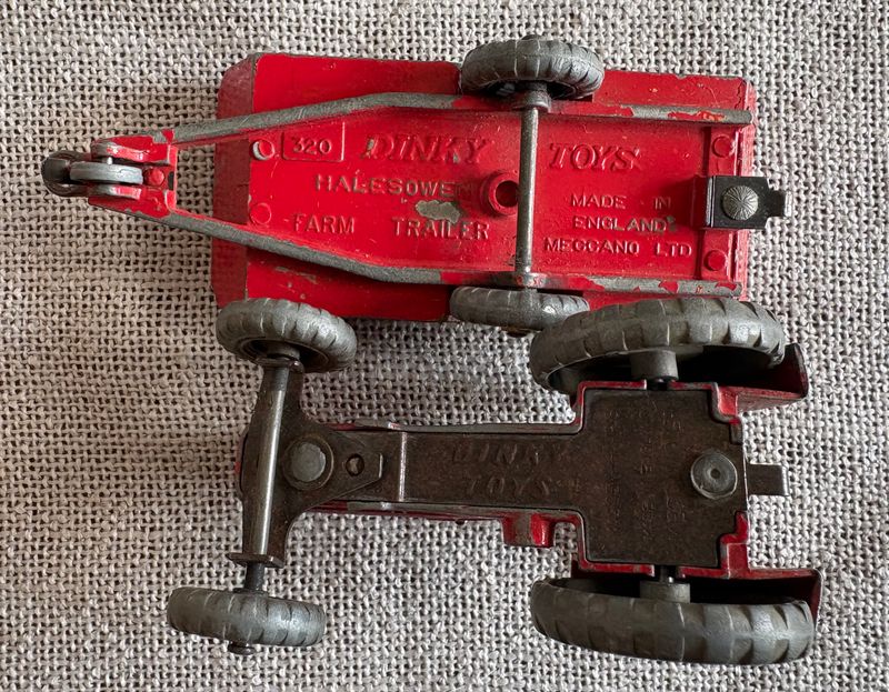 Dinky Toys, Dinky Supertoys. 8 vintage voertuigen.